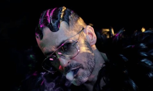 带头妖艳，来看看 Marc Jacob 亲自参与拍摄的品牌短片能有多 “邪魅”